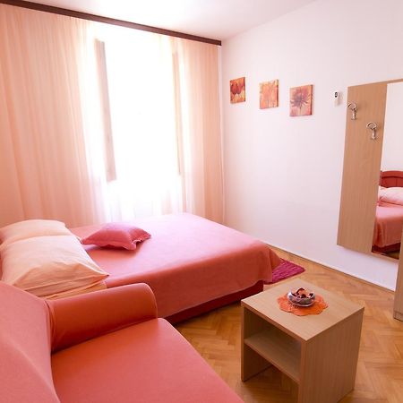 Apartment And Room Daria Вис Экстерьер фото